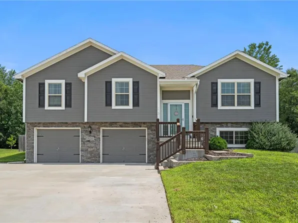 19205 NE Switchgrass Dr, Smithville, MO 64089