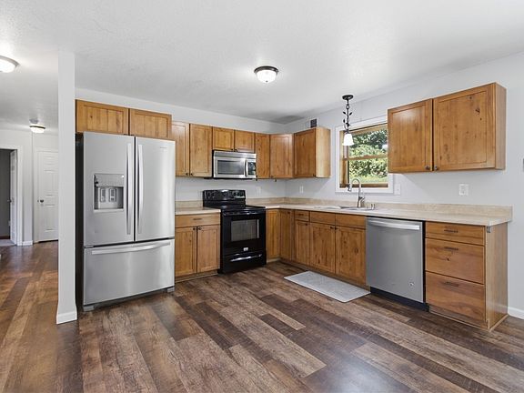 4th image of 124 Debolt Ave