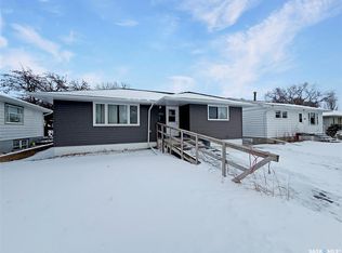 271 14th Ave NE, Swift Current, SK S9H2W8