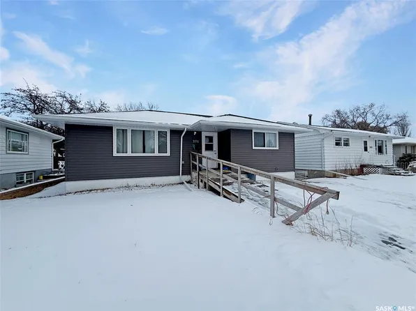 271 14th AVENUE NE, Swift Current, SK S9H 2W8