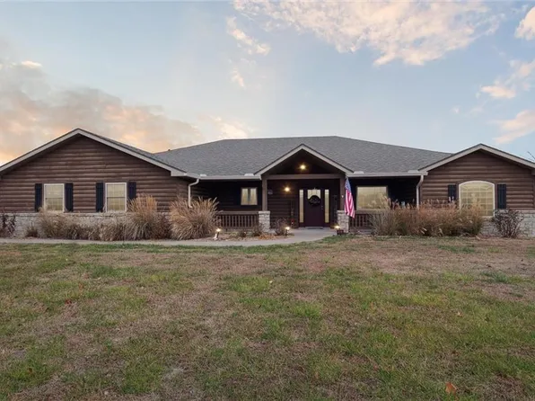 4460 S Katy Rd, Chanute, KS 66720