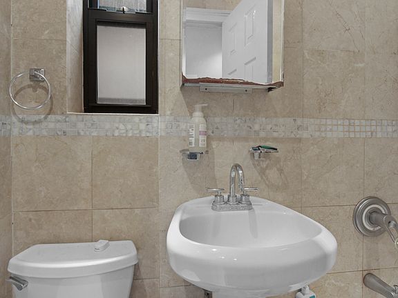 5th image of 163 Chrystie St APT 7
