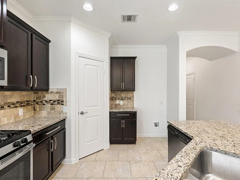 370 Vermilion Marble Trl — Photo 9