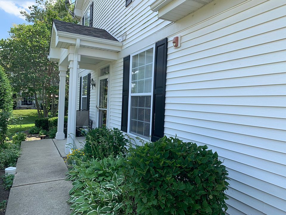 2nd image of 820 Crossing Way #820