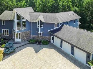 1265 Maple Ln, Brooklyn, MI 49230