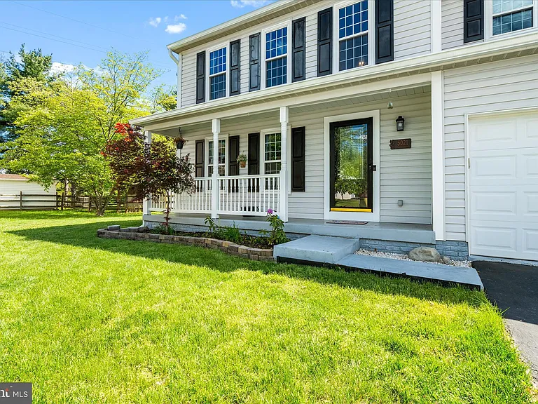 5021 Mallard Ln — Photo 2