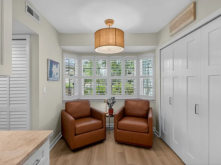 1724 Villa Maison — Photo 31