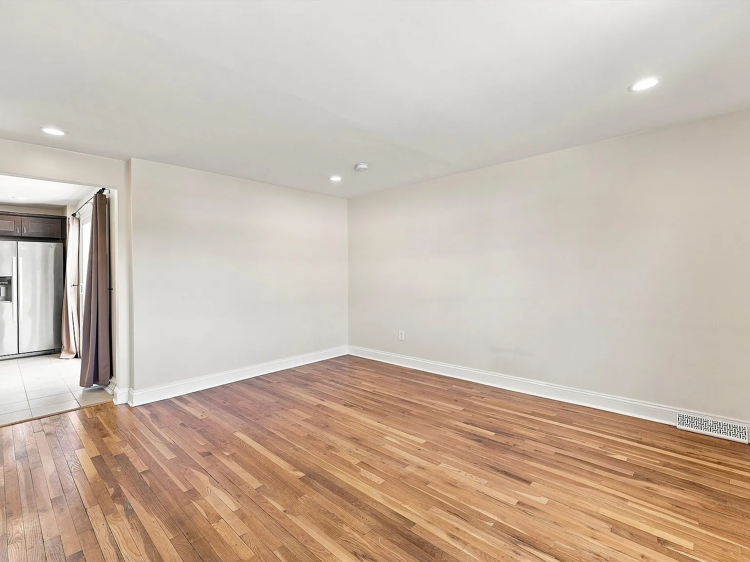 3 bed, 1.5 bath, $2,850 — Photo 4