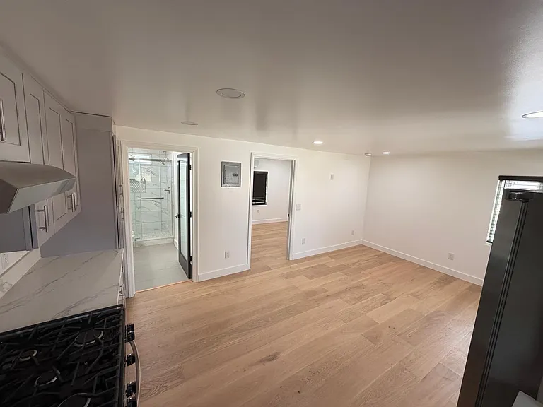 10557 Nopalito St — Photo 5