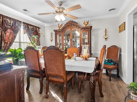 4th image of 806 Hod Ln