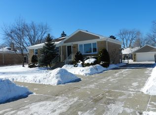 8026 Neenah Ave, Burbank, IL