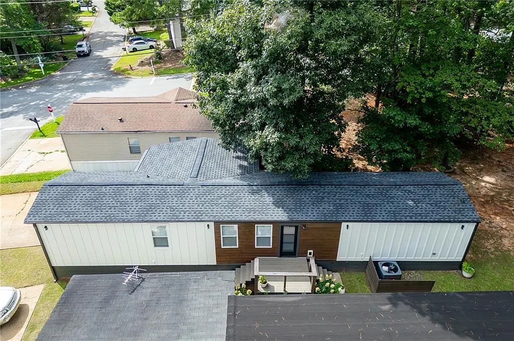 2 bed, 2.0 bath, 924 sqft, $1,800 — Photo 2