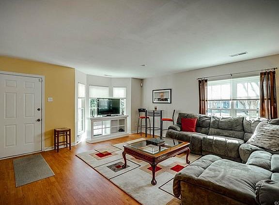 3rd image of 10828 Smithers Ct