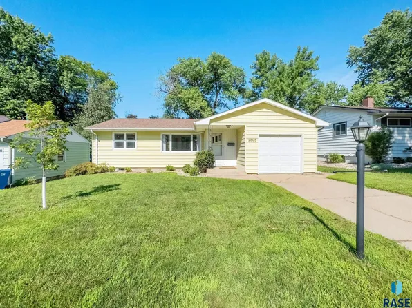 2805 S Hawthorne Ave, Sioux Falls, SD 57105