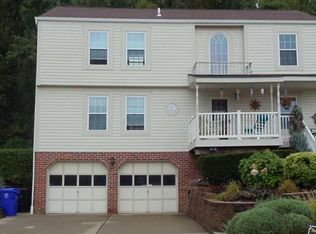 608 Harvester Dr, Oakdale, PA 15071