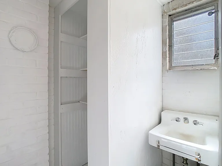 401 E Lambright St — Photo 31