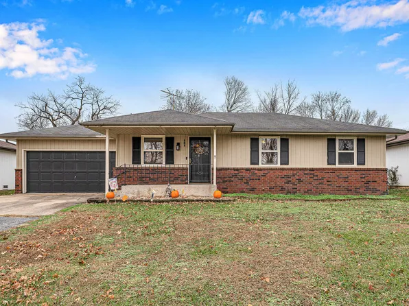 404 E Elm Street, Nixa, MO 65714