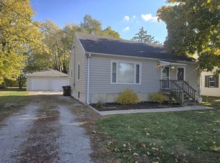 255 S 4th St, Clifton, IL 60927