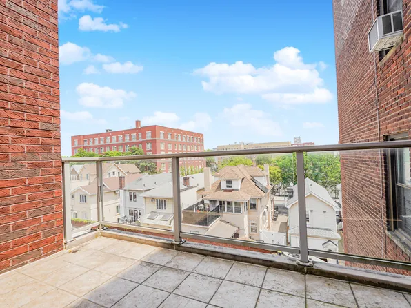 1689 East 21st Street image 20 of 32