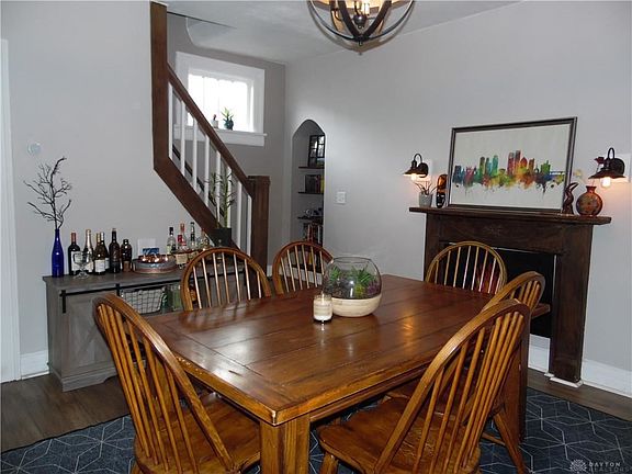5th image of 238 Oak St