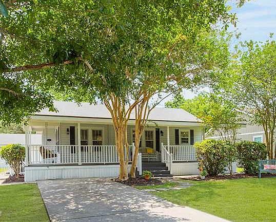 3rd image of 105 Southfork Dr