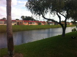 447 Lake Evelyn Dr, West Palm Beach, FL 33411