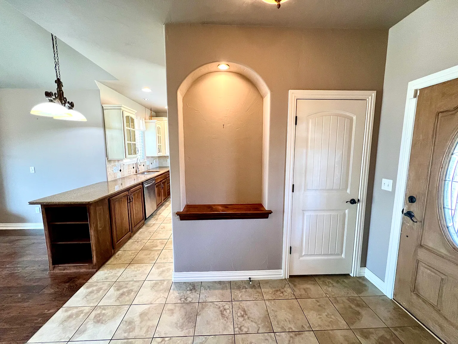 3 bed, 1977 sqft, $1,950 — Photo 3