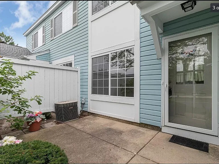 1424 Normantown Rd — Photo 18