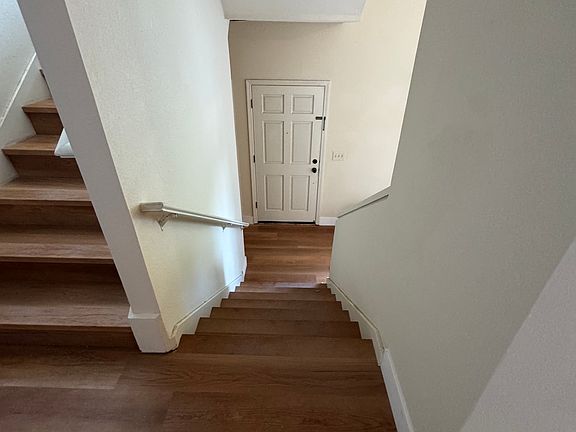 5th image of 718 Portwalk Pl