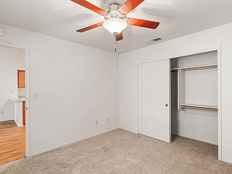 Amanda Place Apartments — Photo 40