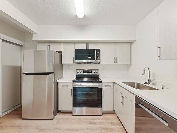 4th image of 2341 Daphne Pl #12313