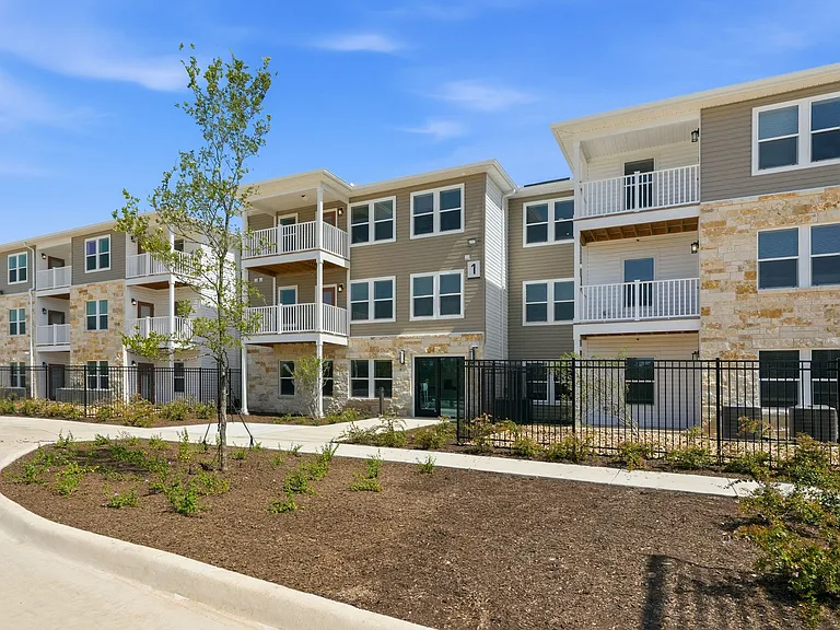Cedar Bluff Apartments — Photo 5