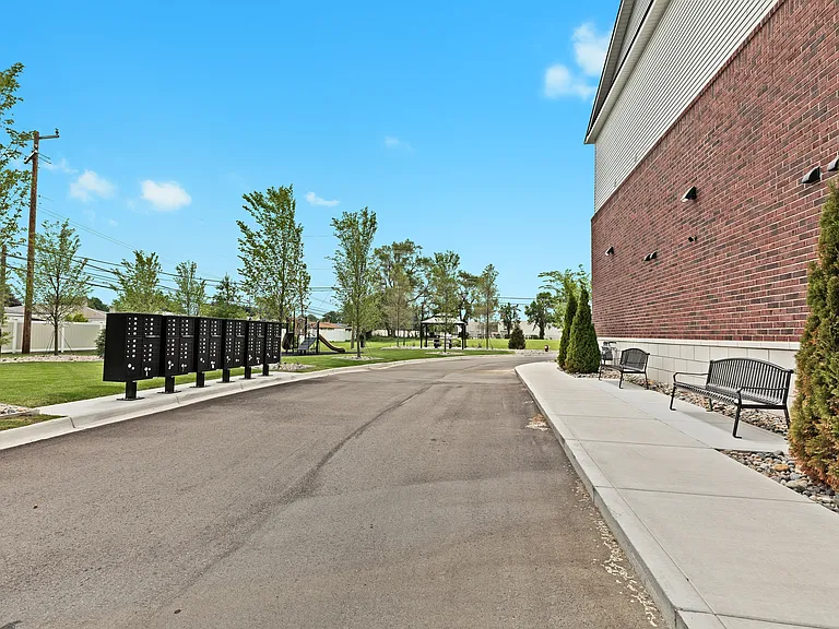 Sterling Park Place Apartments — Photo 17