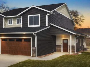 6127 River Run Rd, La Crosse, WI 54601