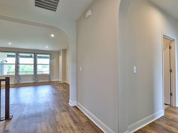 5th image of 4709 Hampton Pointe Dr