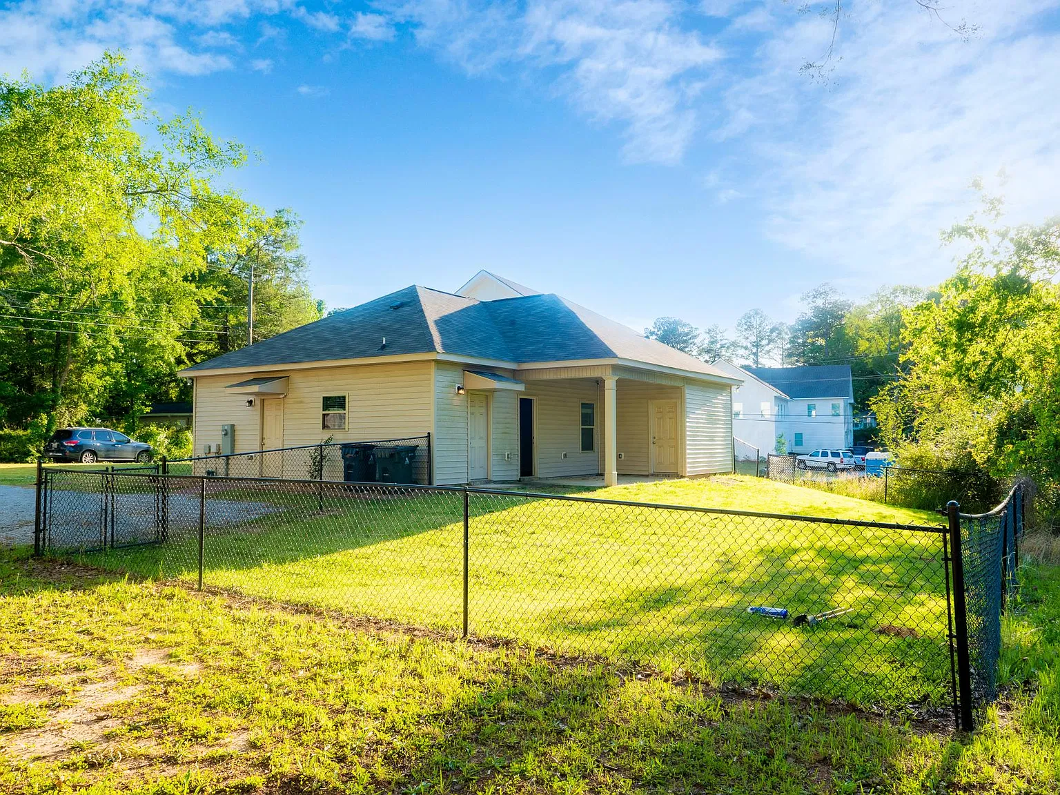 3 bed, 1350 sqft, $3,000 — Photo 1