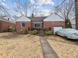 16-19 Hunter Pl, Fair Lawn, NJ 07410