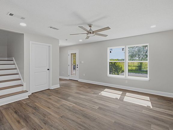 3rd image of 9586 Miracle Ln