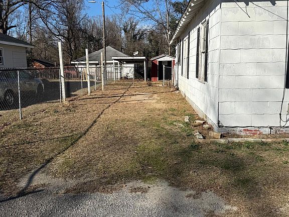 3rd image of 113 W 1st St
