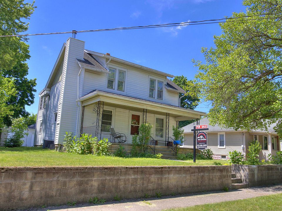 1st image of 307 Douglas St