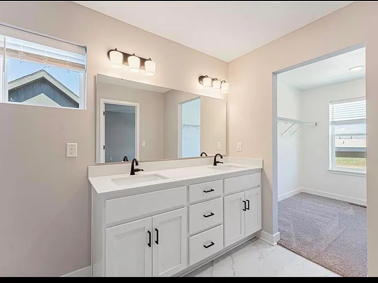 8826 SW 10th St — Photo 7