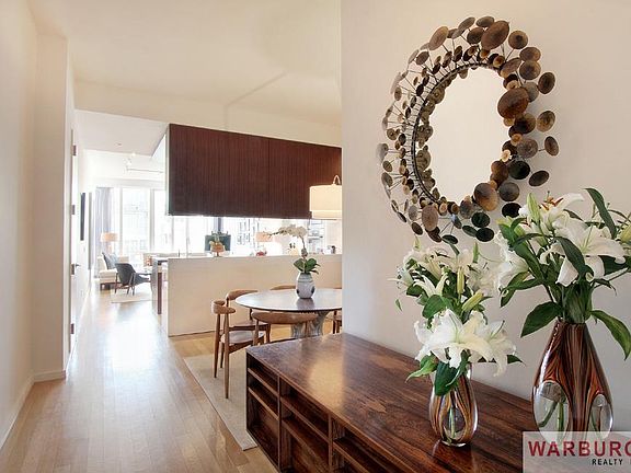 5th image of 122 Greenwich Ave APT 19