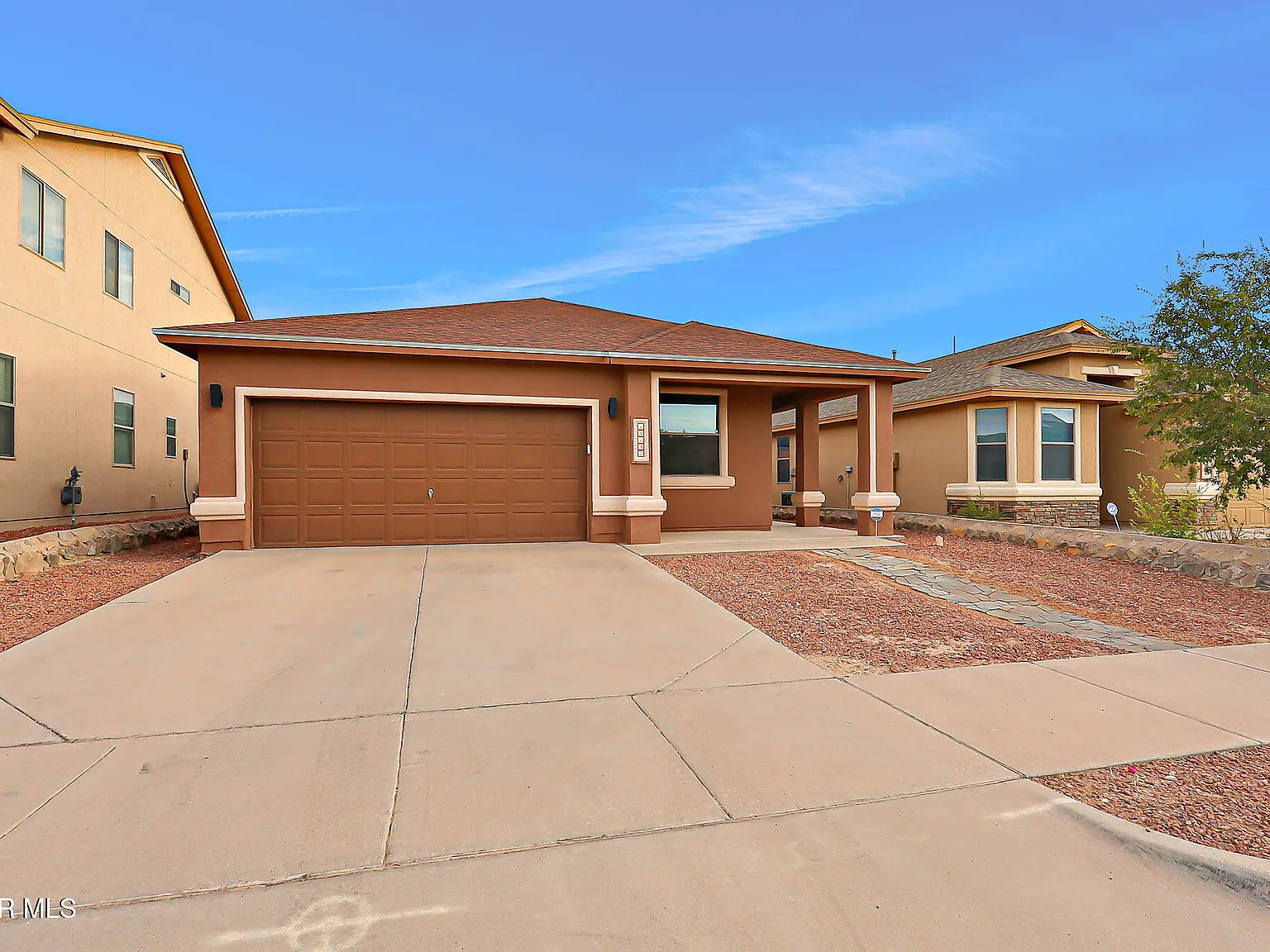3 bed, 2.0 bath, 1408 sqft, $1,695 — Photo 2