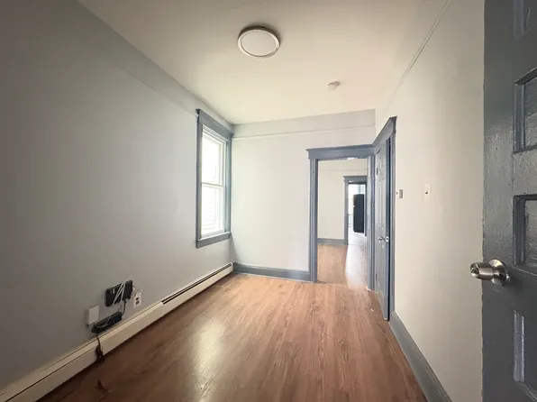 112 Neptune Avenue image 3 of 6