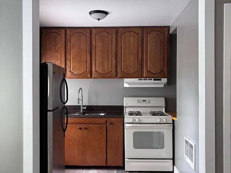 718 S Yakima Ave #3 — Photo 10