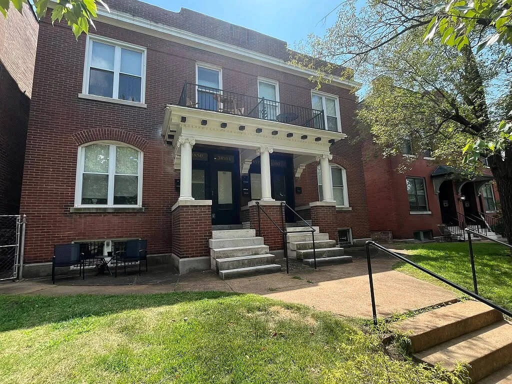 2 bed, 1.0 bath, 1287 sqft, $1,795 — Photo 2
