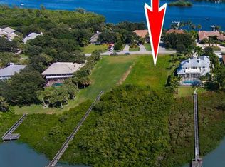 8605 Seacrest Dr, Vero Beach, FL 32963