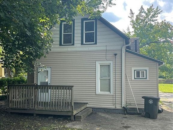 4th image of 653 Sumner St