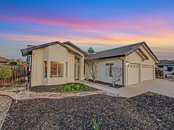 1261 Nez Perce Dr, Hollister, CA 95023