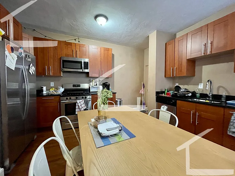 8 Glenville Ave #3R — Photo 20